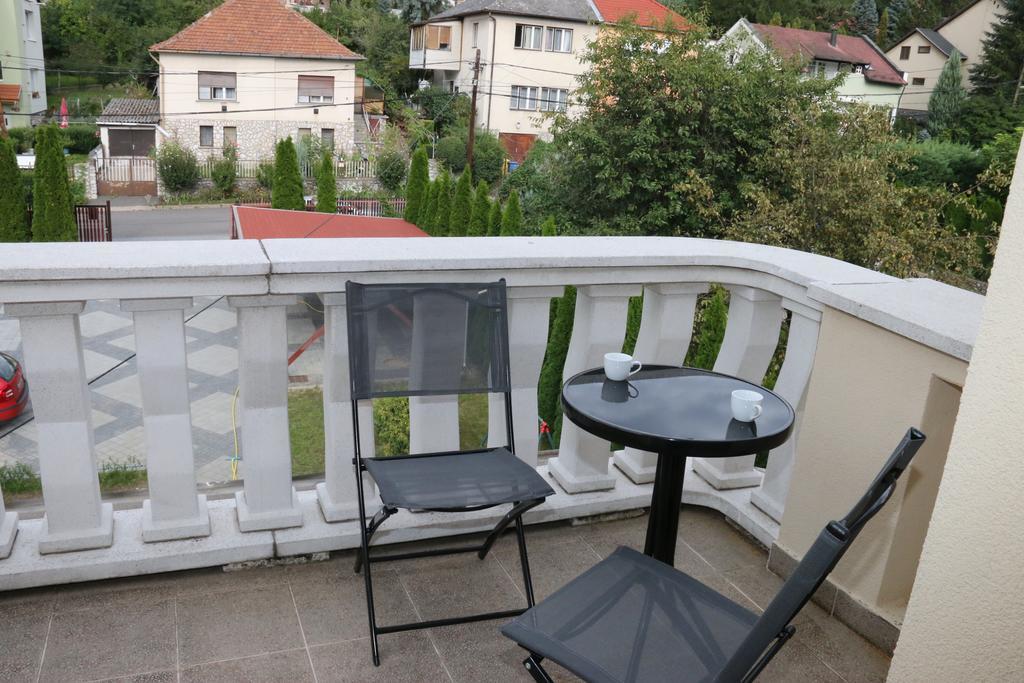 Aradi Vendeghaz Hotel Miskolc Exterior photo