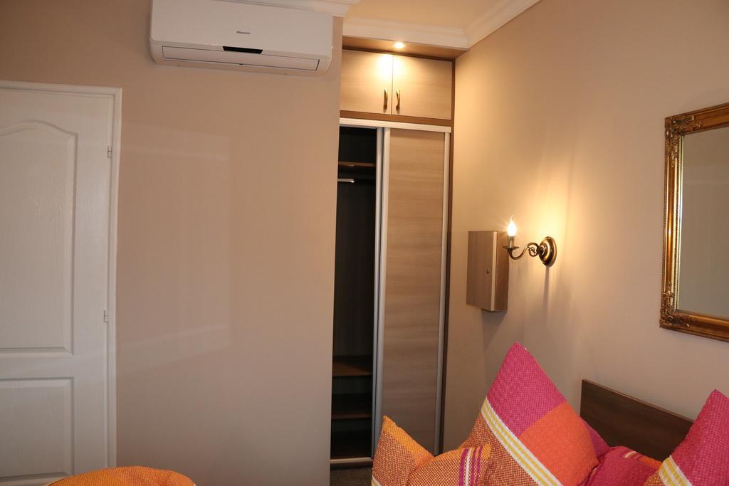 Aradi Vendeghaz Hotel Miskolc Room photo
